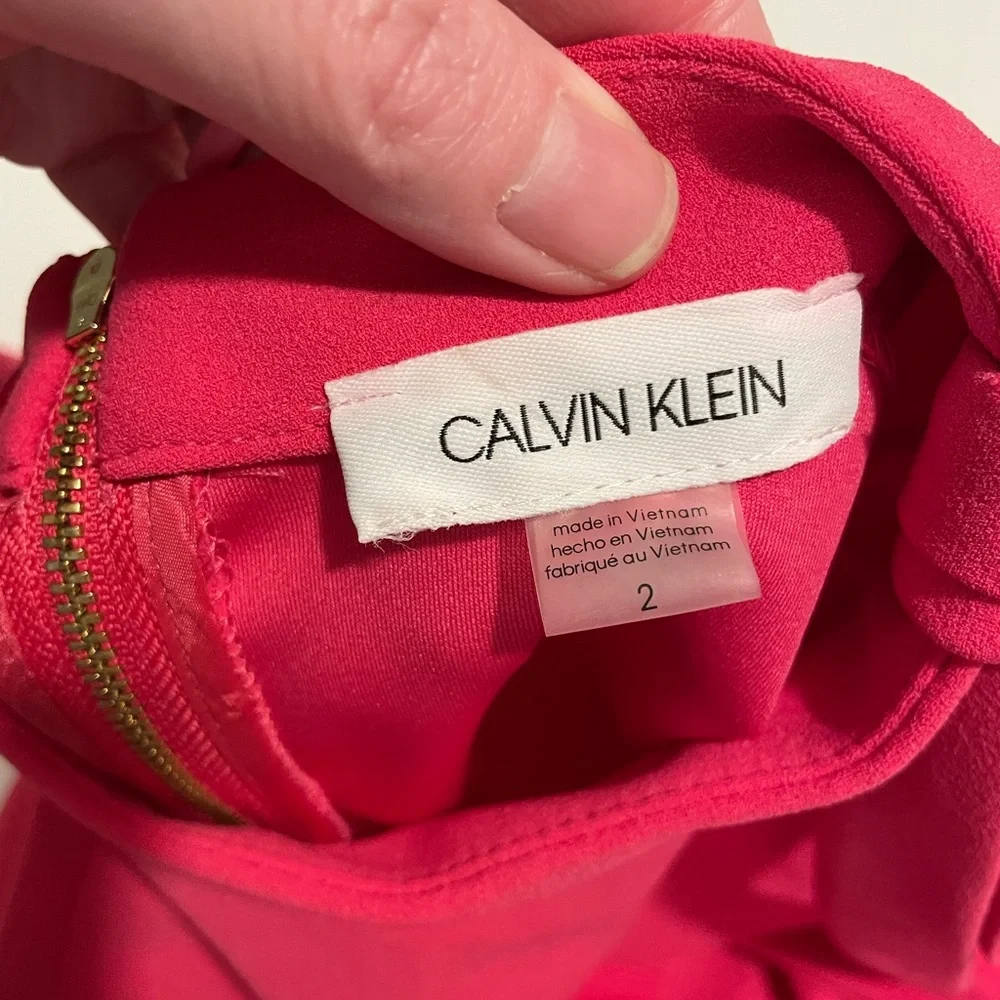 Calvin Klein Brand Women's Size 2  BRIGHT Pink Long Sleeve Bow Shift Dress - Picture 4 of 4